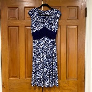 EUC Jones New York Blue and White Stretch Dress with zipper in sz 6